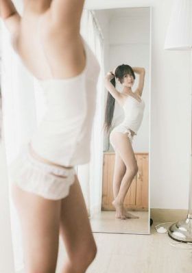 精品一卡二卡三卡四卡免费_720免费在线观看